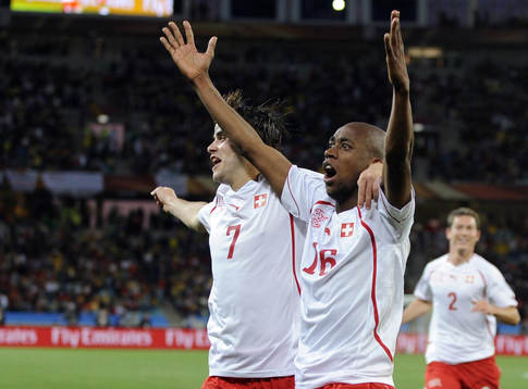 Gelson Fernandes och Tranquillo Barnetta, glädje och jubel