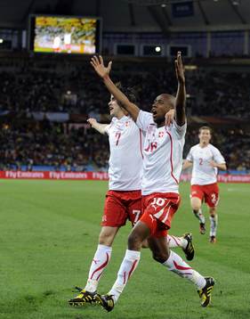Gelson Fernandes och Tranquillo Barnetta, glädje och jubel