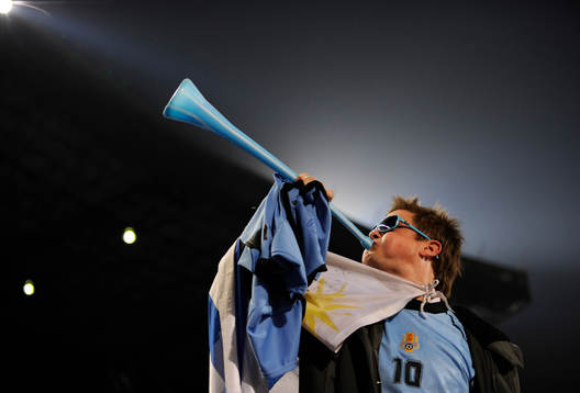Fan, supporter, vuvuzela