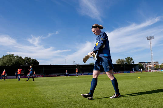 Hedvig Lindahl, målvakt