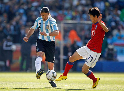 Bläddra bland fler bilder av Fotboll, VM 2010,  Argentina - Sydkorea