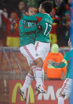 Cuauhtemoc Blanco och Giovani dos Santos, Mexico, glädje,