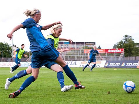 Josefine Öqvist, Lisa Ek