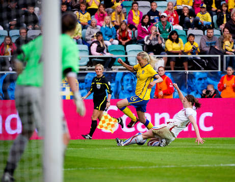 Josefine Öqvist, Sverige