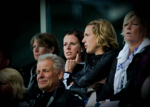 Lotta Schelin satt på läktaren