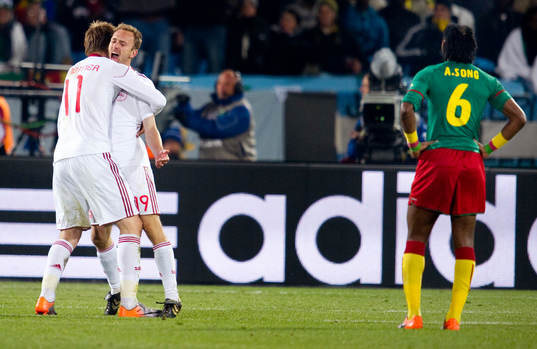 Nicklas Bendtner, Dennis Rommedahl, Danmark jubel, Kamerun