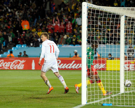 Nicklas Bendtner, Danmark (Jubel)