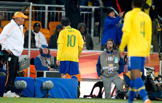 Kaká, Brasilien utvisad