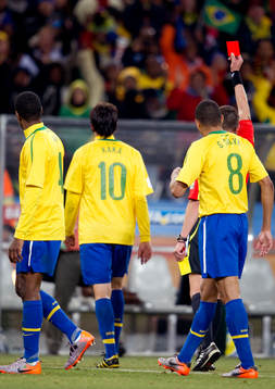 Kaká, Brasilien får rött kort