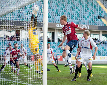 Robin Jonsson, Örgryte, Magnus Bahne, målvakt Assyriska