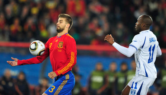 De Leon, Honduras och Gerard Pique, Spanien