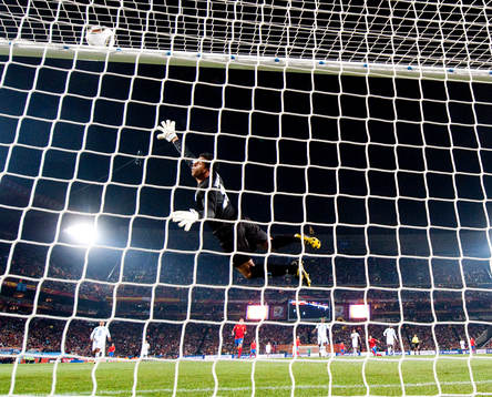 Ricardo Canales, målvakt, Honduras gör en räddning