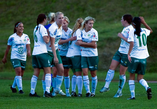 Bläddra bland fler bilder av Fotboll, dam, F20/90, träningsmatch, Sverige - Hammarby