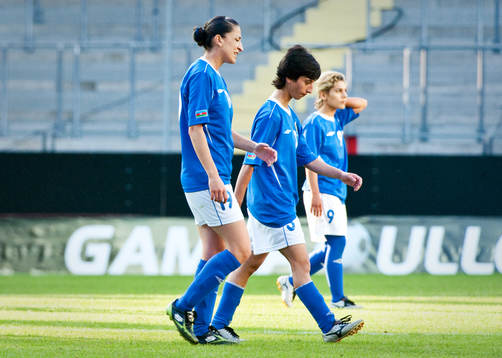 Azerbaijan lämnar planen i tårar