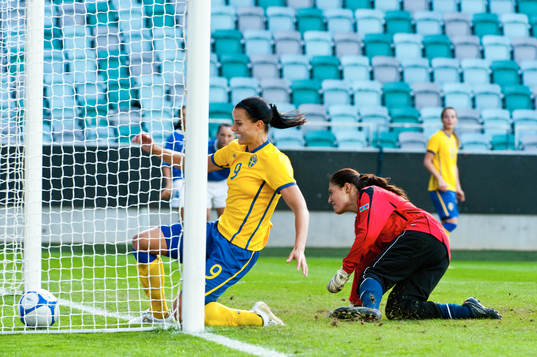 Jessica Landström, Sverige trycker in bollen i mål
