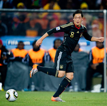 Mesut Özil, Tyskland