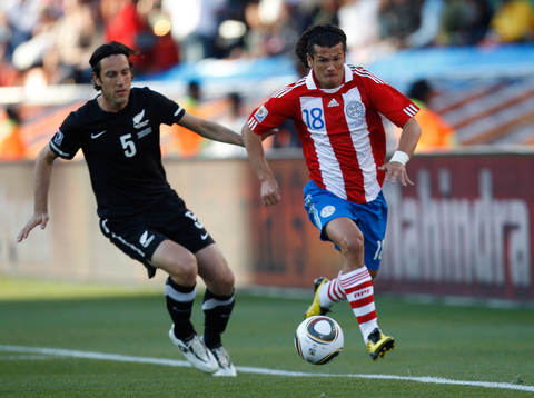 Nelson Valdez, Paraguay och Ivan Vicelich, Nya Zeeland