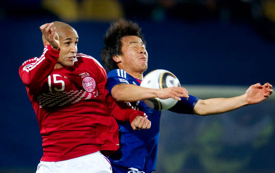 Simon Poulsen, Danmark, Shinji Okazaki, Japan
