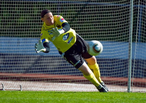 Caroline Jönsson, målvakt, Umeå räddar en straff