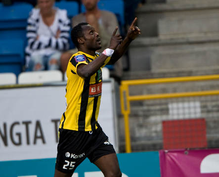 John Chibuike tackar gudar, jubel, Häcken