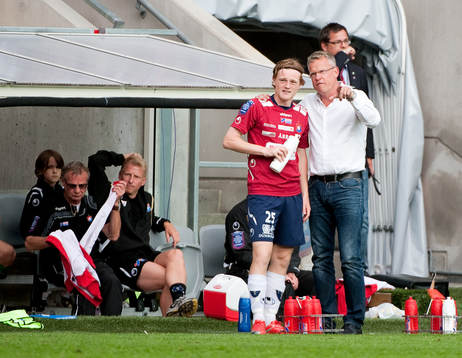 Jan Andersson, tränare Örgryte, tar sig ett snack med