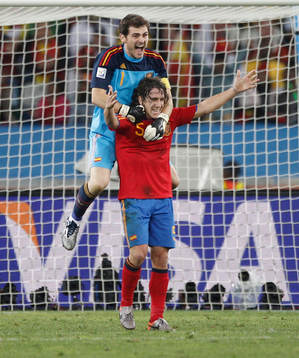 Carles Puyol och Iker Casillas, Spanien, jubel