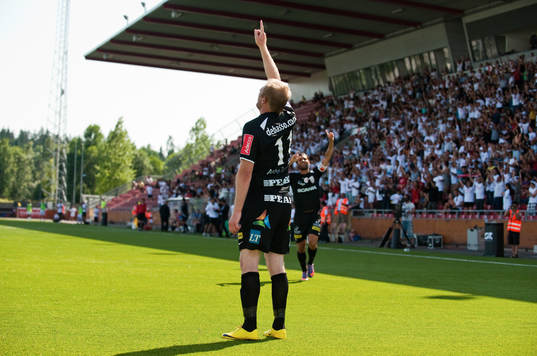 Xhevdet Lumnica, Assyriska jubel