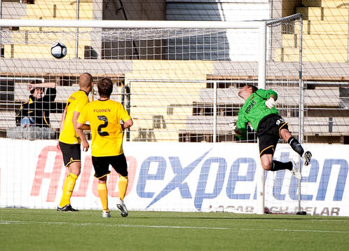 Jesper Christiansen, målvakt, släpper in mål