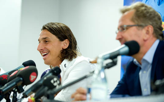 Zlatan Ibrahimovic, tackar åter ja till spel i det svenska
