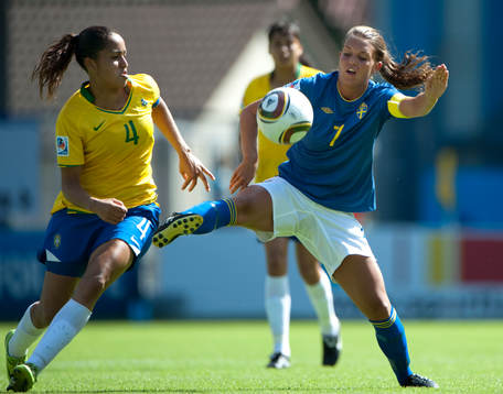 Estergaine, Brasilien och Emilia Appelqvist, Sverige