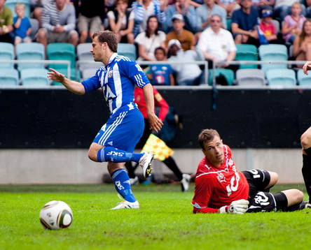 Tobias Hysén, Göteborg, gör 1-0. Robin Malmkvist,