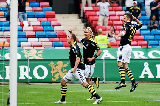 Kenny Pavey, Pontus Engblom och Adomir Catovic, AIK, jubel