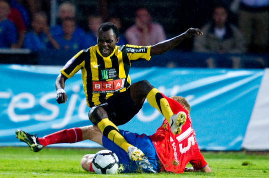 John Chibuike, Häcken fälls Markus Holgersson,