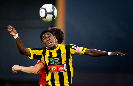 Dominic Chatto, Häcken