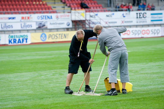 Vattensjuk plan, risk för inställd match på Fredriksskans