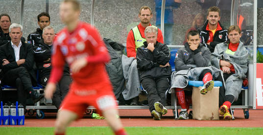 Kalmar depp, Emin Nouri skadad, Ola Ragnarsson t.v
