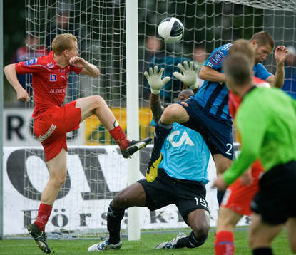 Pa Dembo Touray, målvat, Djurgården, räddar framför