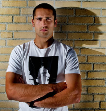 Emir Bajrami, hemma i lägenheten i Twente
