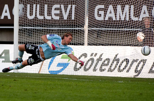 Sebastian Karsson, målvakt Degerfors, släpper in 1-0