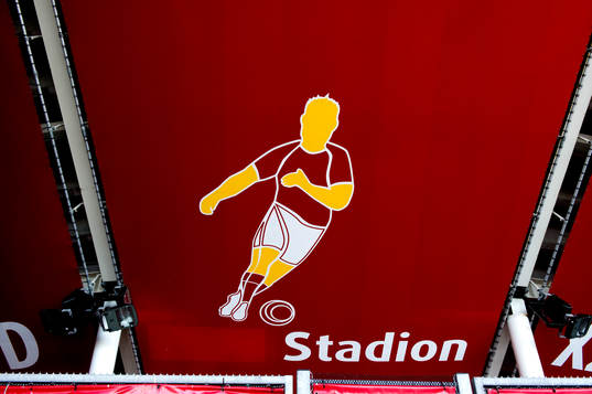 AZ Arena har fått sudda ut sin förra sponsor