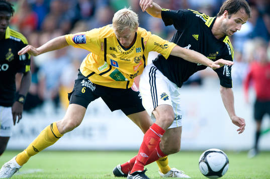 Helgi Danielsson, AIK mot Patrik Rosengren, Mjällby