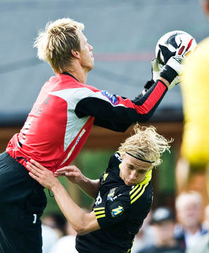 Mattias Asper, målvakt, Mjällby och Pontus Engblom, AIK.