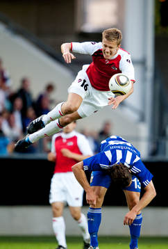 Pontus Wernbloom, AZ Alkmaar, flyger högt