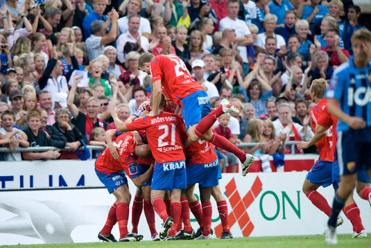 1-1, Alexander Gerndt, som grattas