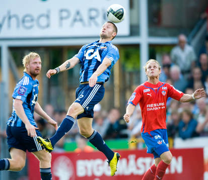Joona Toivo, Djurgården, nickar och t.v. Jani Lyyski