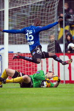 Ante Covic, målvakt Elfsborg och Joe Sise, Halmstad
