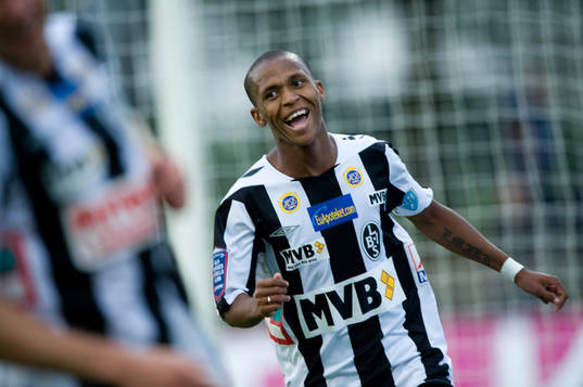3-0 Surprise, Bradley Ralani. Jubel