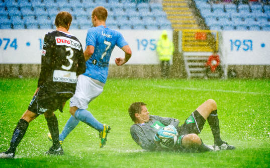 Mattias Hugosson, målvakt Gefle och Daniel Theorin, Gefle