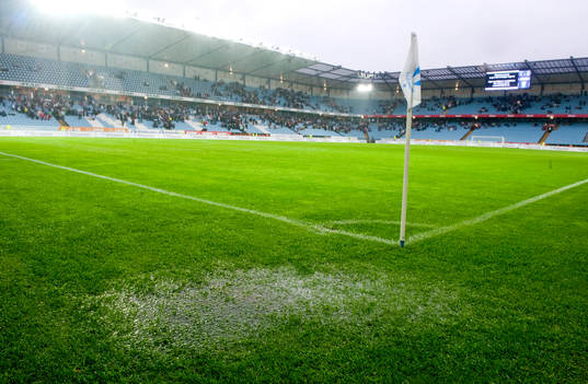 Matchen blev inställd och uppskjuten till en annan dag pga
