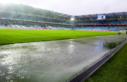 Matchen blev inställd och uppskjuten till en annan dag pga